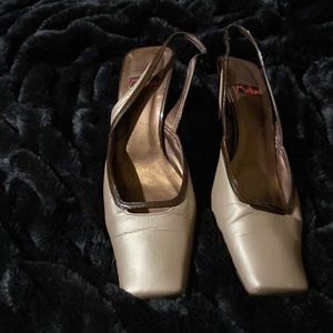 Melina women shoes. Leather sling backs.